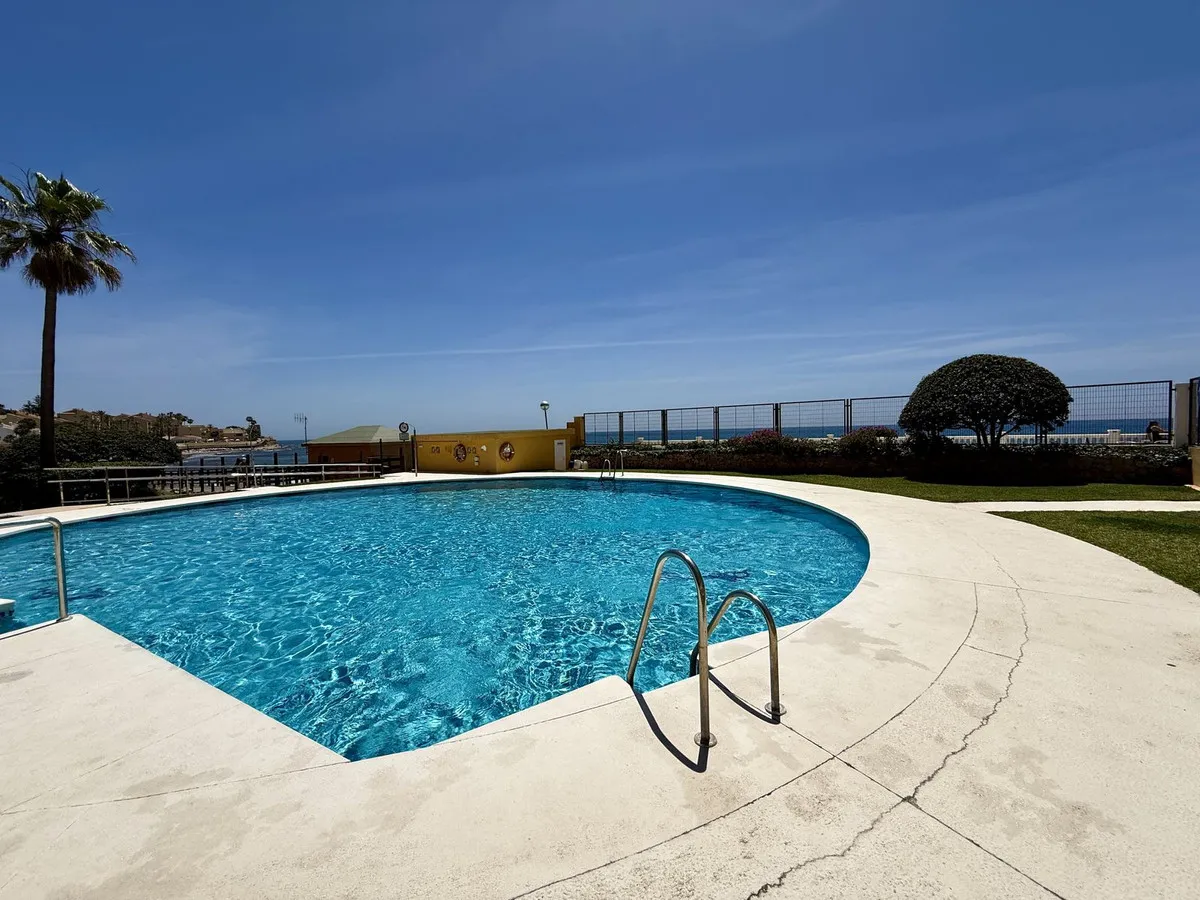 4a5cd74e-2297-400c-bed4-ee6f8888fdbc