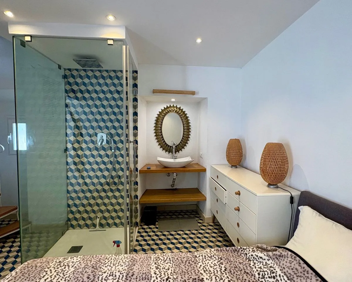 147e9b93-9b73-49d6-ab69-af14780d8a0d