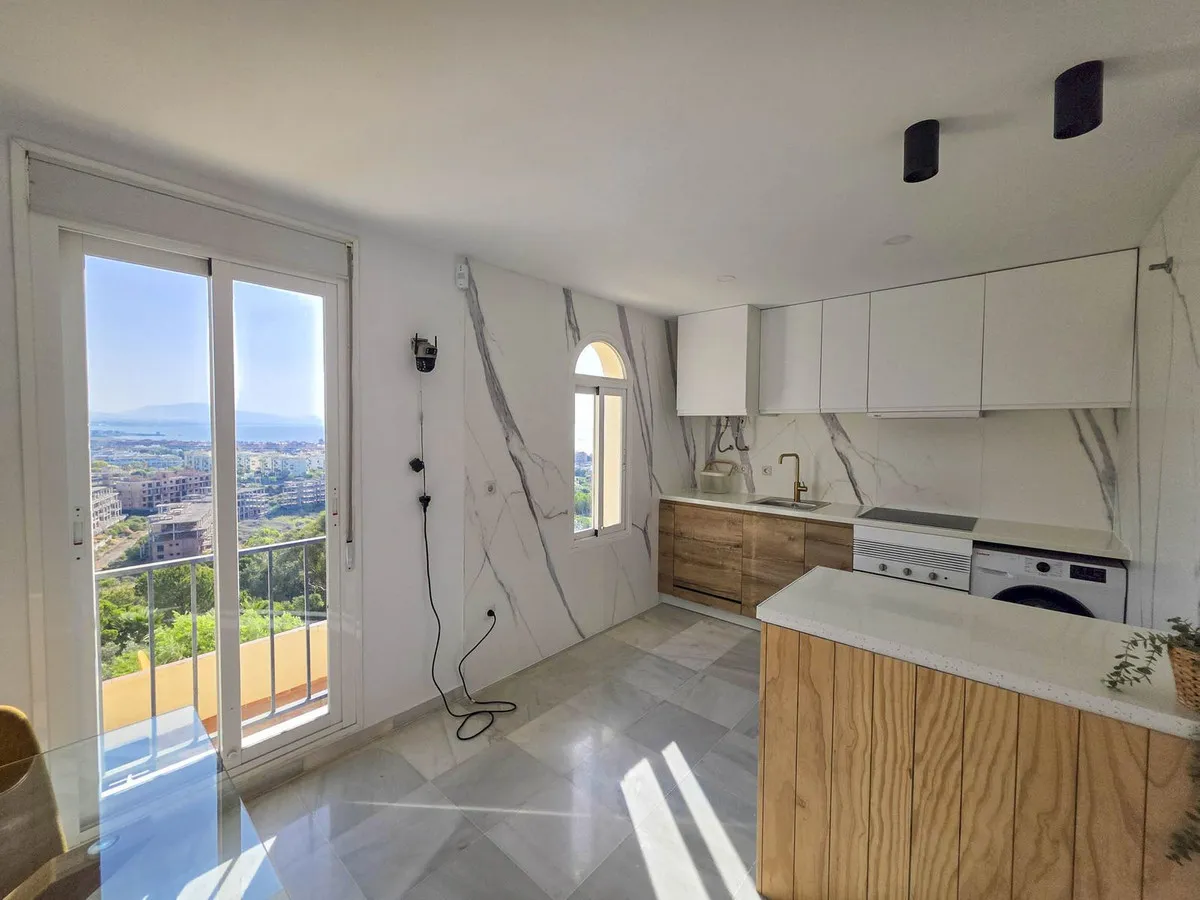 b6752144-0009-48fc-b2d6-e90c2a6f1548