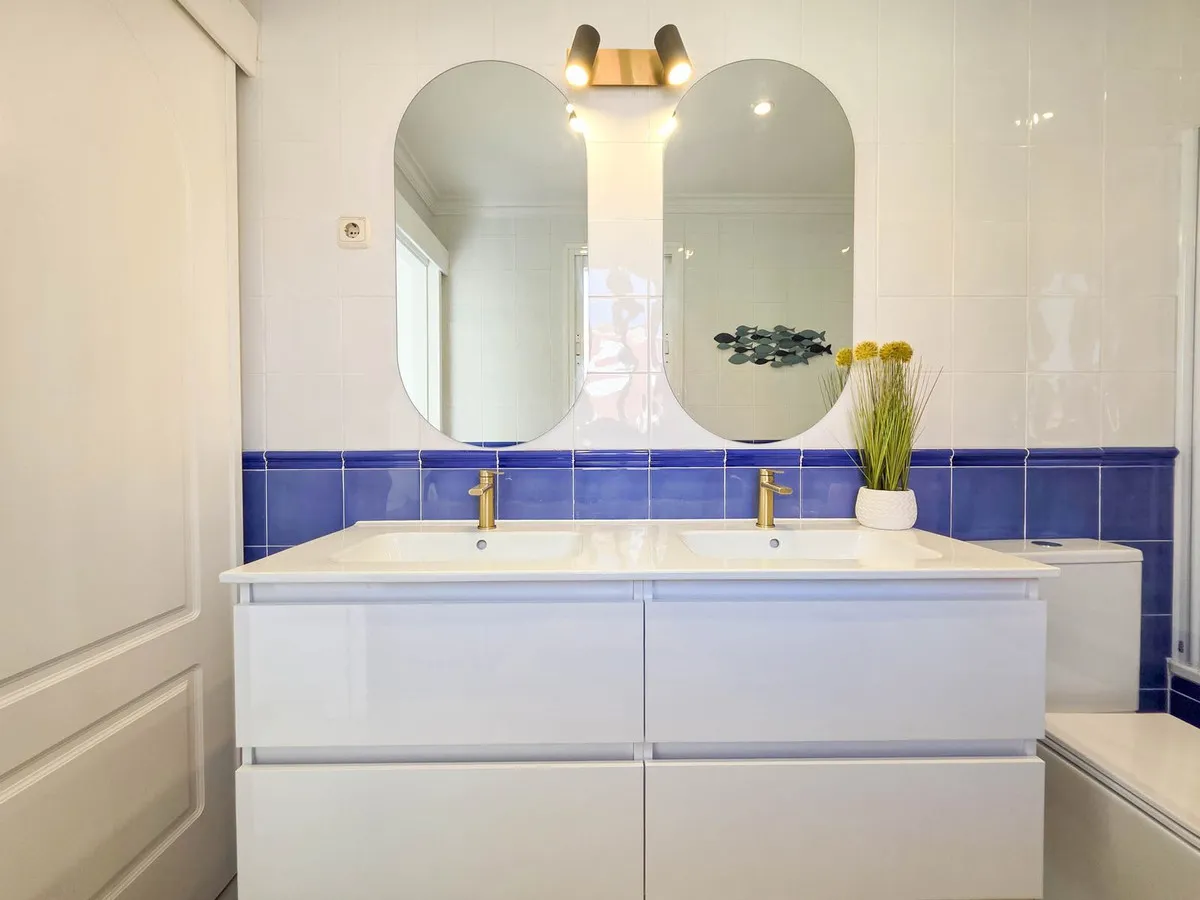 d784ae94-ebbf-4b54-9eb8-af4d574a68c8