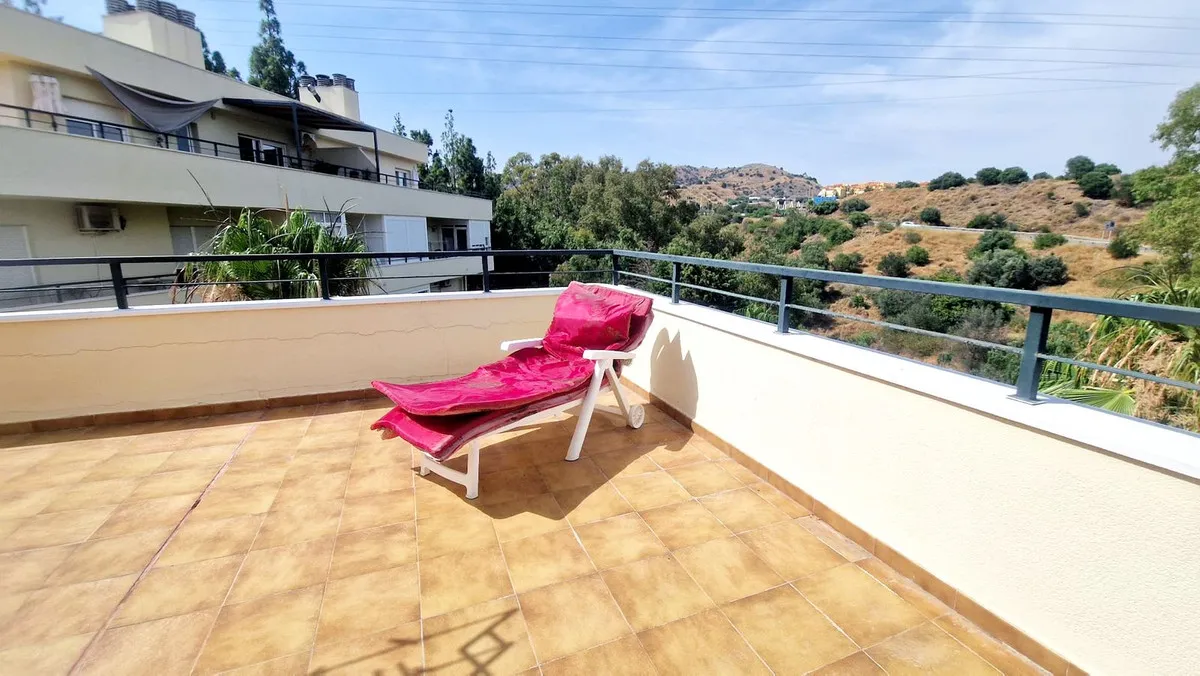 d4e50718-501a-4c38-9acc-d4826674e881