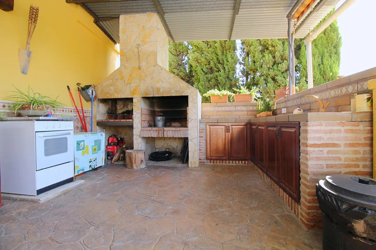 1dc5fed3-cb07-4a10-904b-e2d877e9a08c