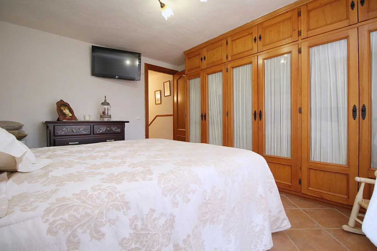 1ed4b71d-b5be-46b6-ba19-eb994c788e27