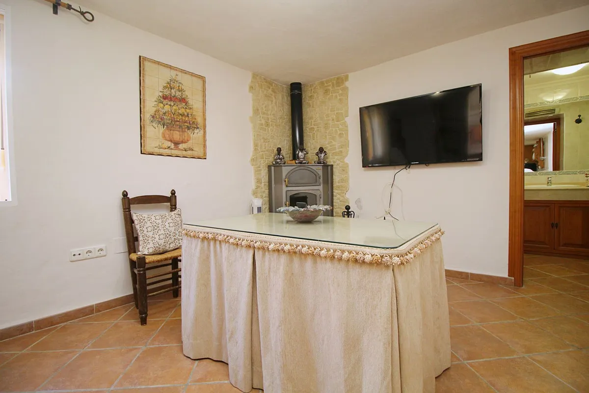 6e6db7da-9063-400a-b6d7-d5689dbfd31e