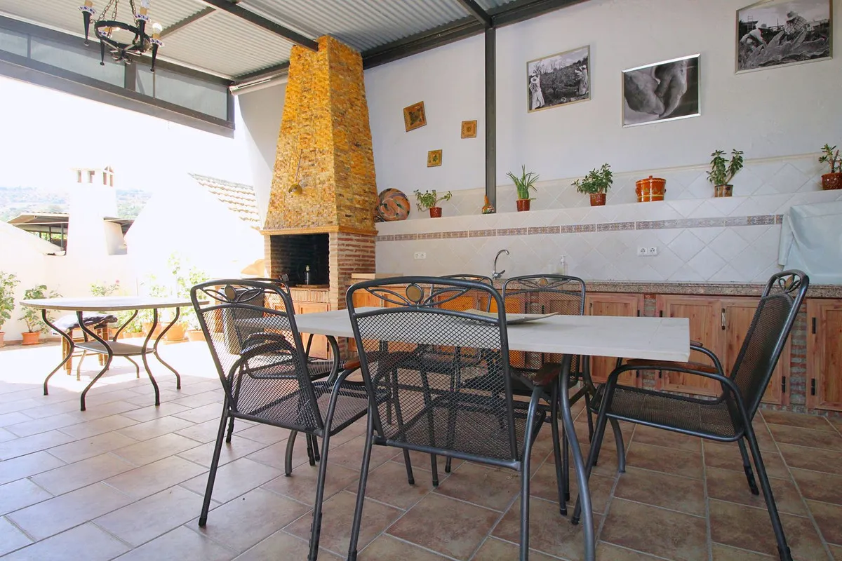 e421b893-3fc8-40da-95bb-5b1d8a2b2ccf