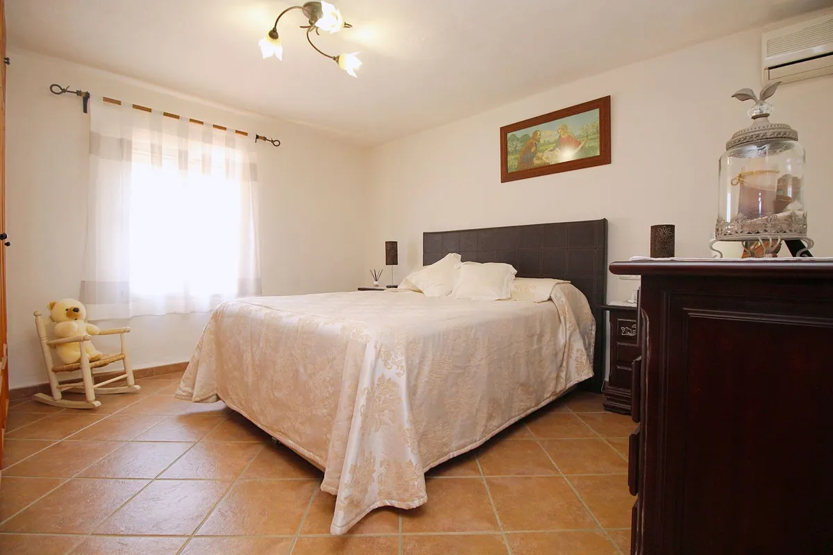 eb87010a-35f8-48e9-ac85-f671c08bcde4