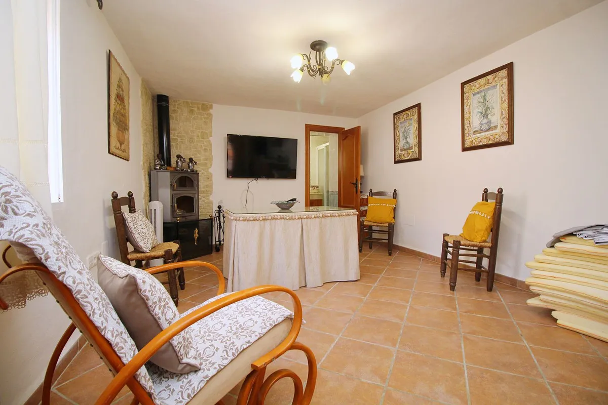 f5ab3334-1600-436b-a5d6-6495a8fae856