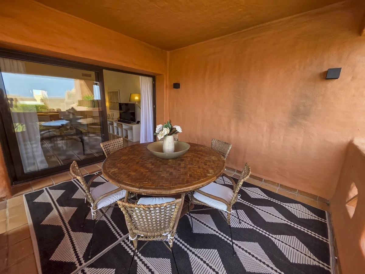 00b6c946-9868-4329-a850-276c6d9781ee