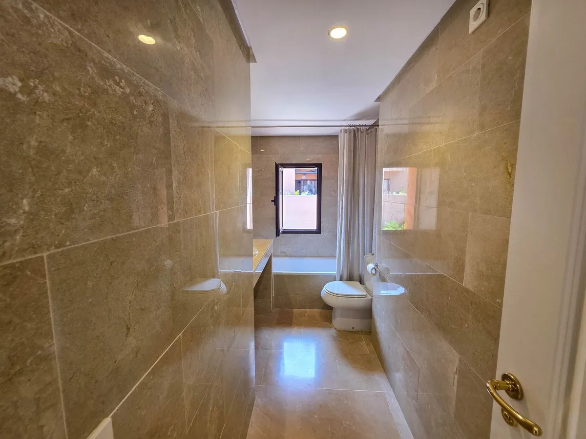 a02b0c96-e6b4-434f-b982-912fd2c358b0