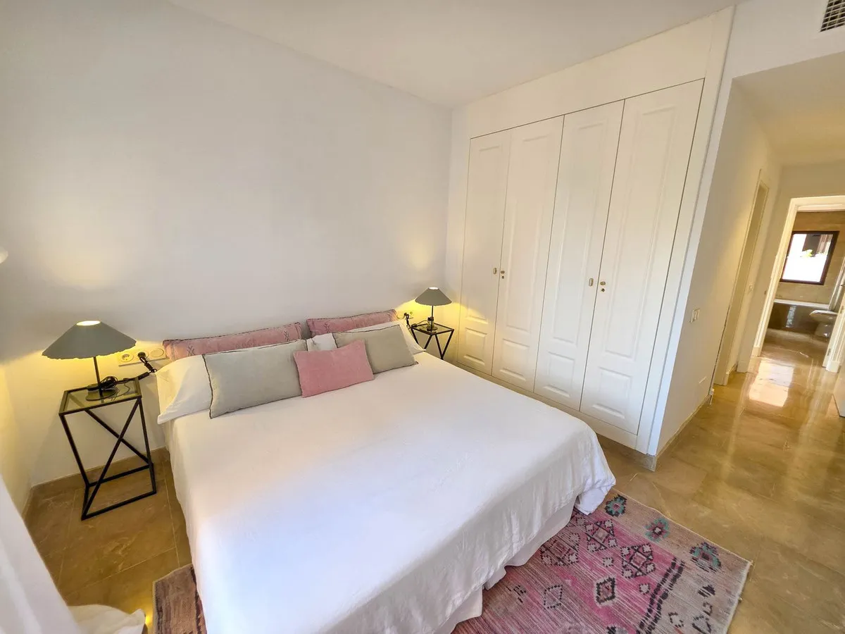 afe0bd2d-b8c2-4445-82f3-6096609a1d59