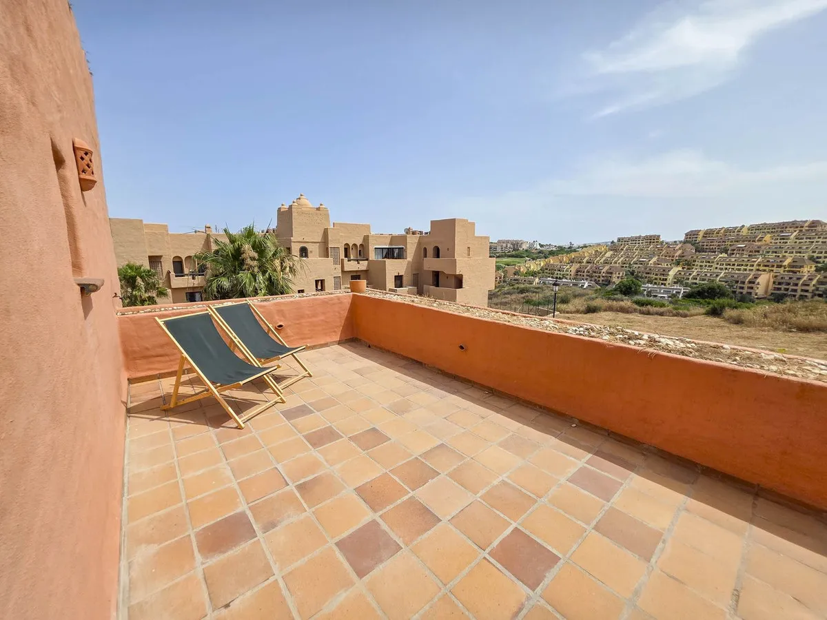 e571e244-e2ff-4985-b3f6-7df96111d1e4