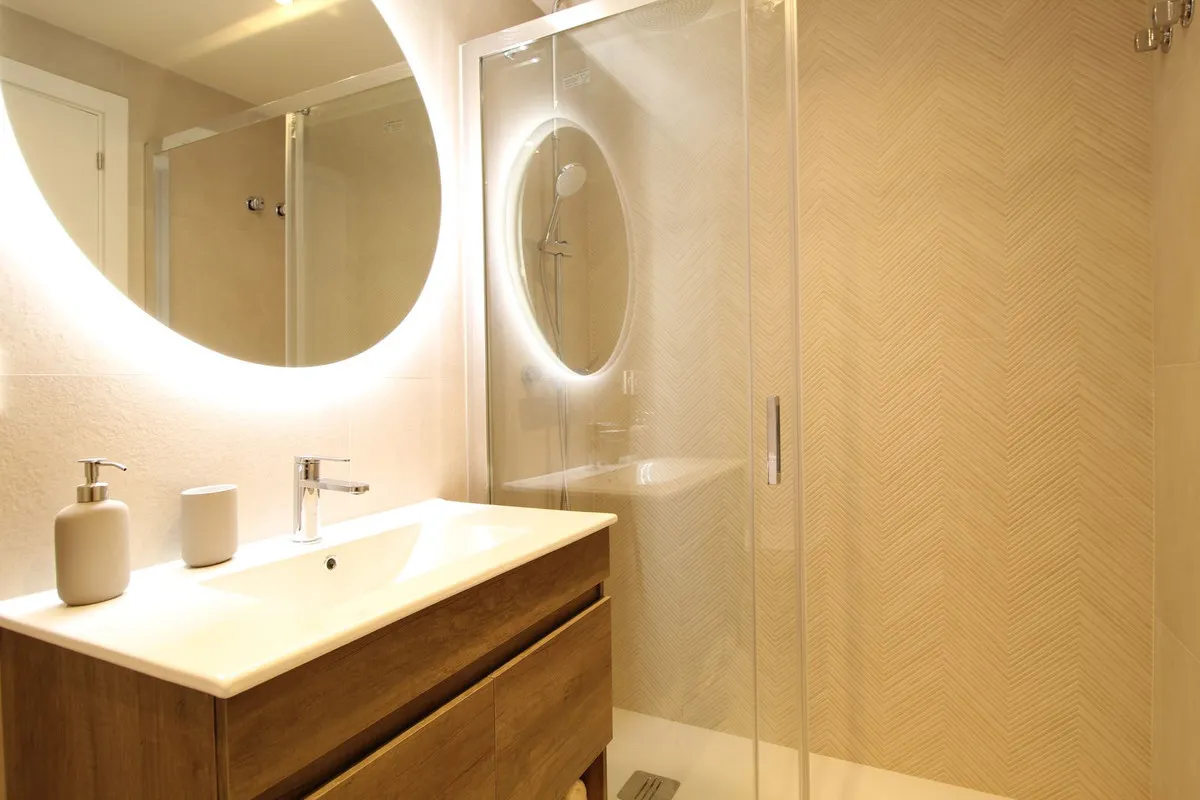 b01f4e7c-b8d3-4321-9089-b4c55aa4d4d8