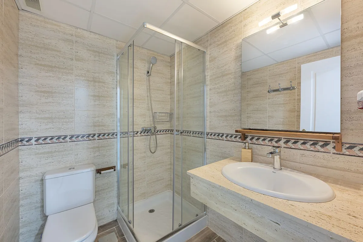 fb885e94-e69d-42d7-93ae-5912a394d111