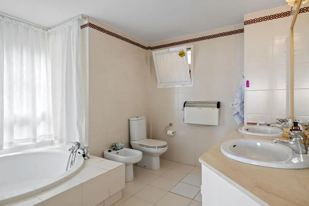 974f1c6c-01aa-4f1b-9fd9-d6ab58b732b8