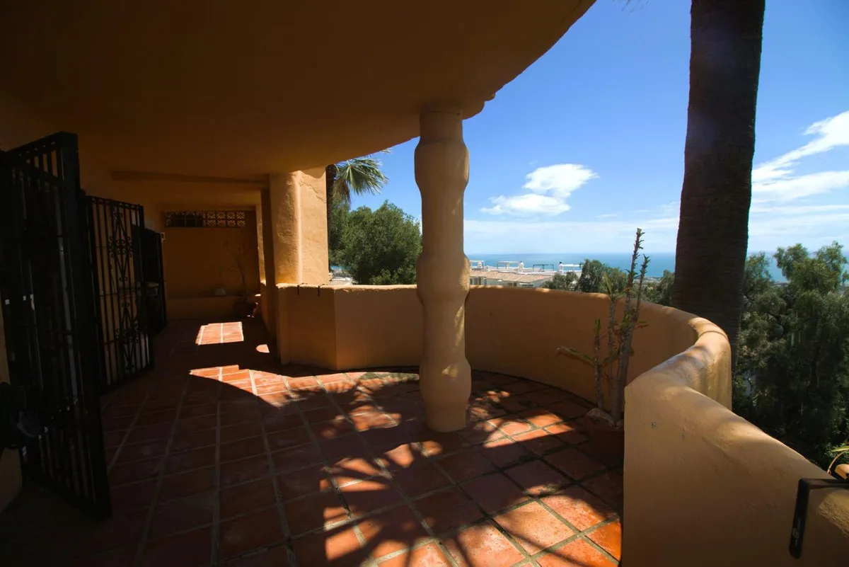 d8a48124-b5ff-43a2-9f43-d9f4f49e5689