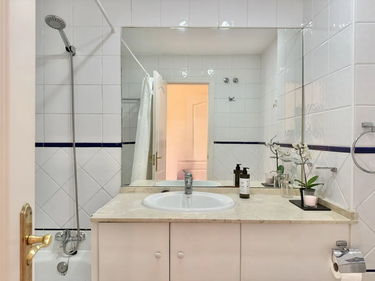 d305b46e-0974-4706-8dde-fd77d3d14b41