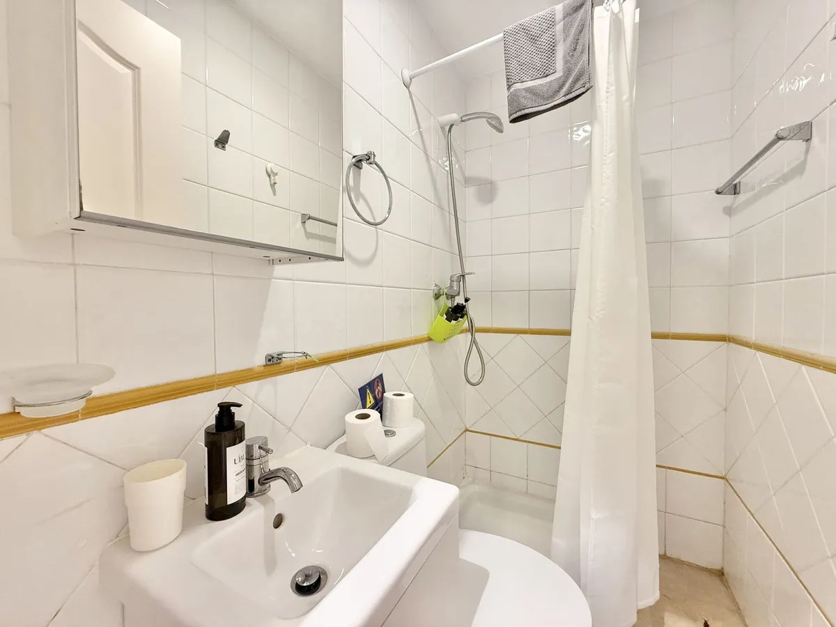 f835b9b4-38a7-4559-b64c-2292e5f0c4ec