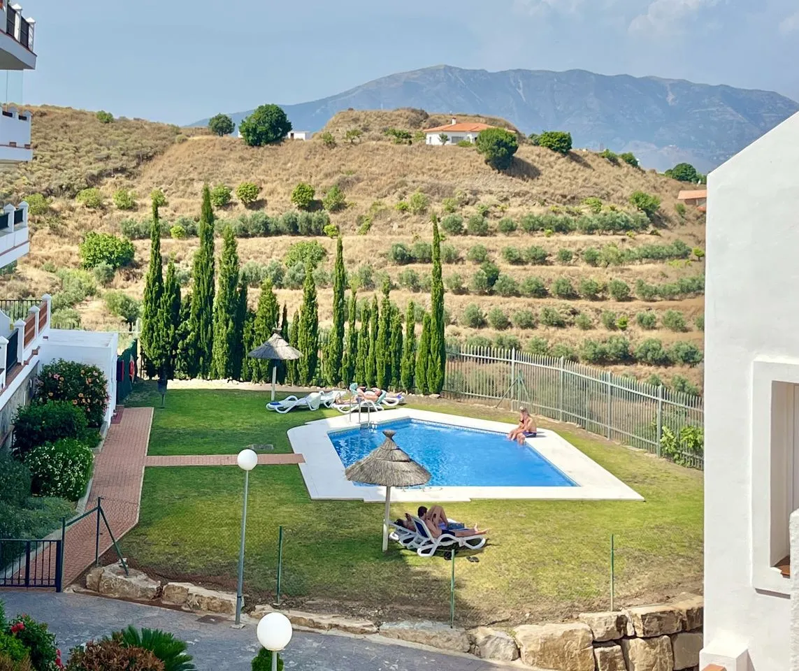 39acb501-a1db-41e2-9f8d-1ce2a1d38222