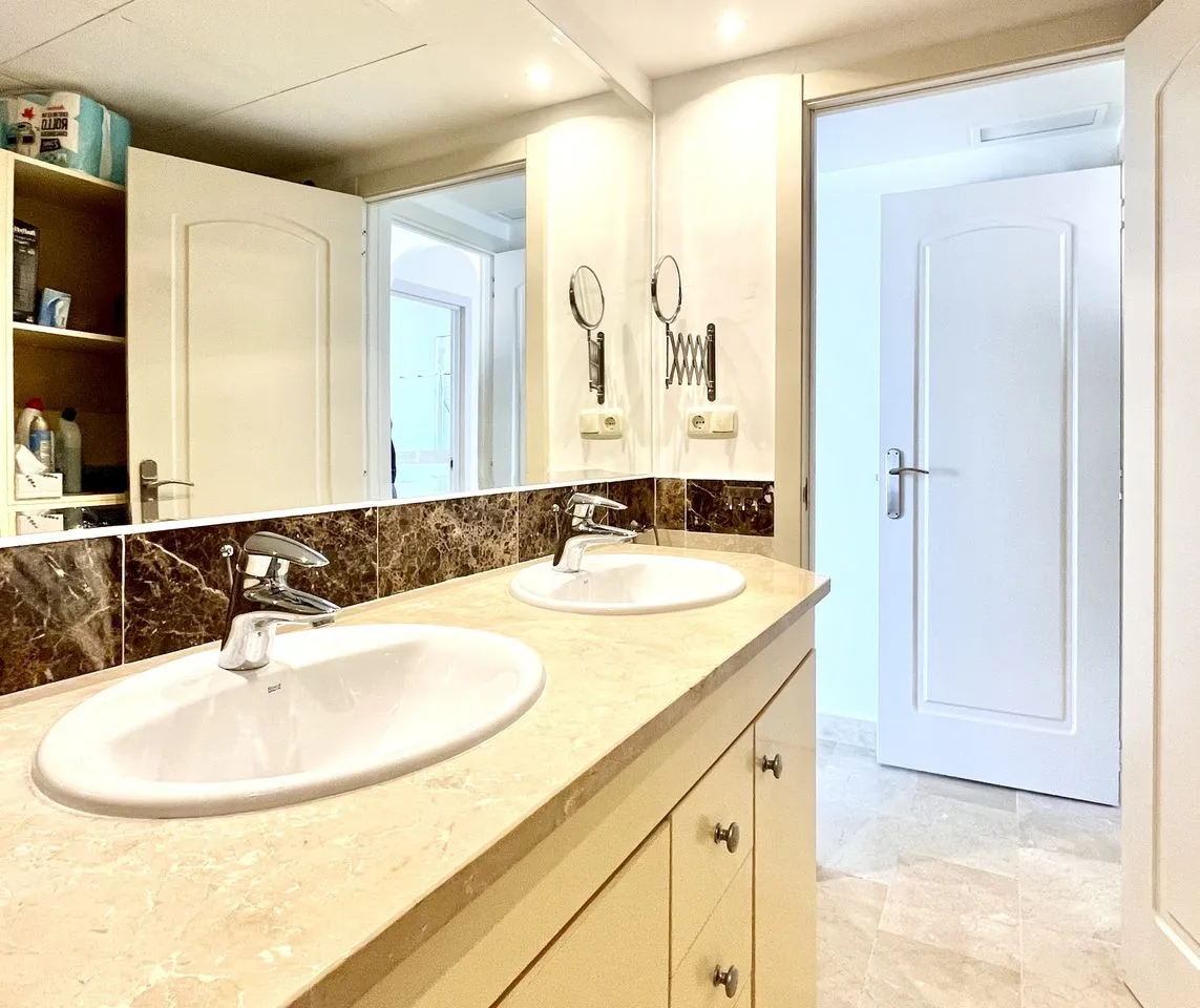 b1d463d7-6785-4328-b73c-ec5e961dbf4b