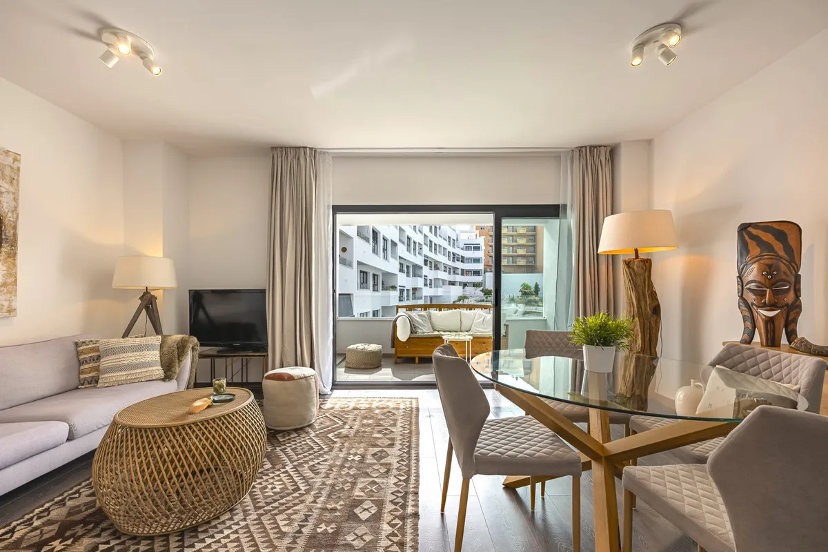 8a568c48-06f4-4c96-8c25-0d95df67e249