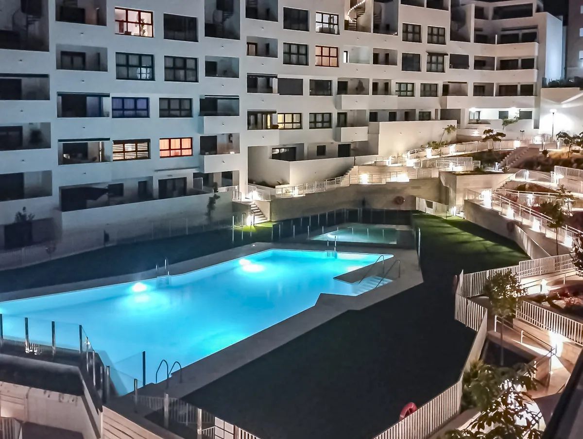 b175c6b4-bb72-4cb4-b1b7-6edcb2f3e65b