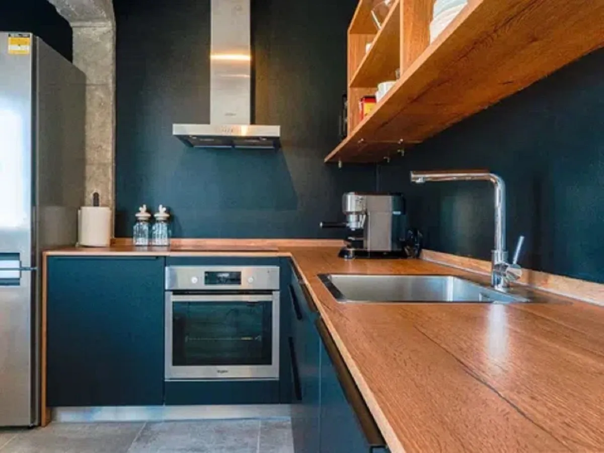 ee079b87-81d3-4e26-a77d-6d60af42ddfd