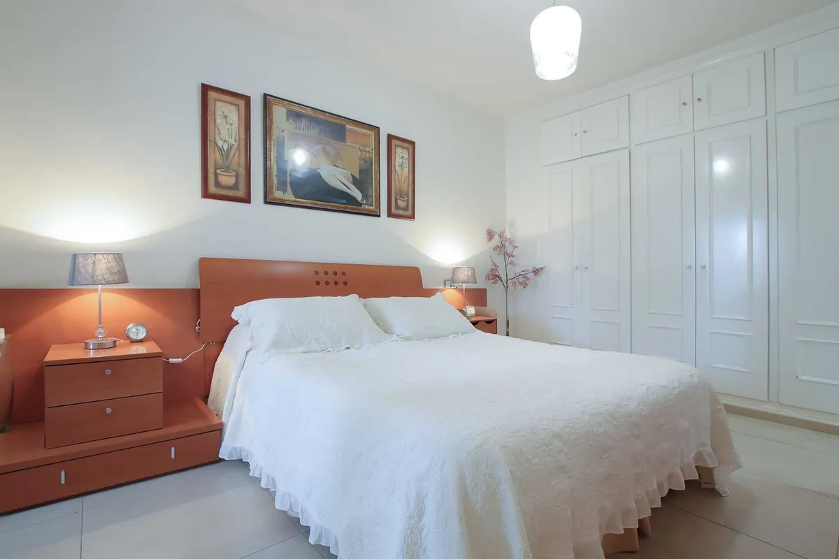 f434f09b-d8fa-4435-953b-65d03542c074