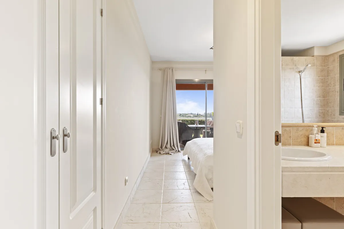 05989137-eb9c-42e7-9545-b18a34479f7c