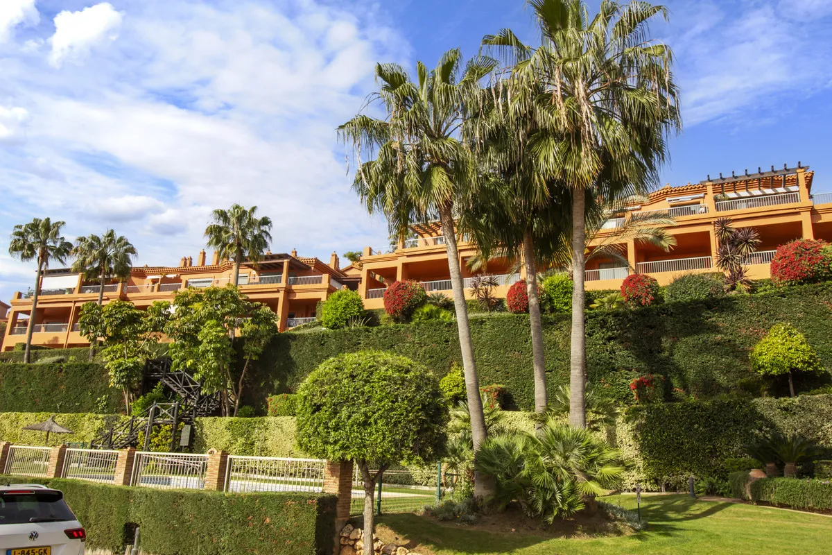 ce7fe322-5a3a-479a-8c36-3b7910fa1d79