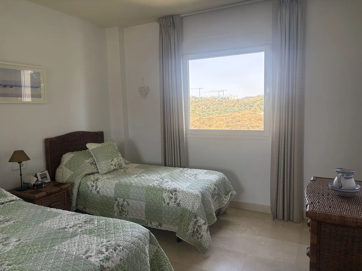 85ef6c9c-107a-4c70-b813-e55e1a93274c