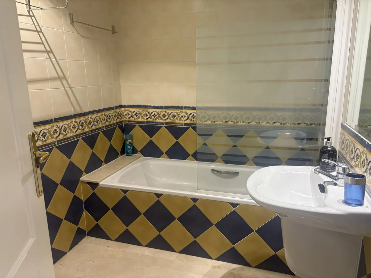 b919d072-af47-49c4-8d09-35db43c75a1e