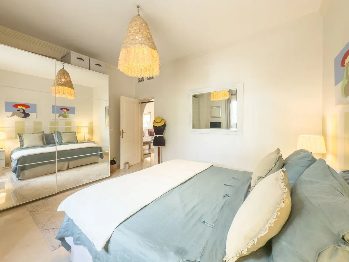 e6705885-7c10-430a-af9d-82c0702cea37