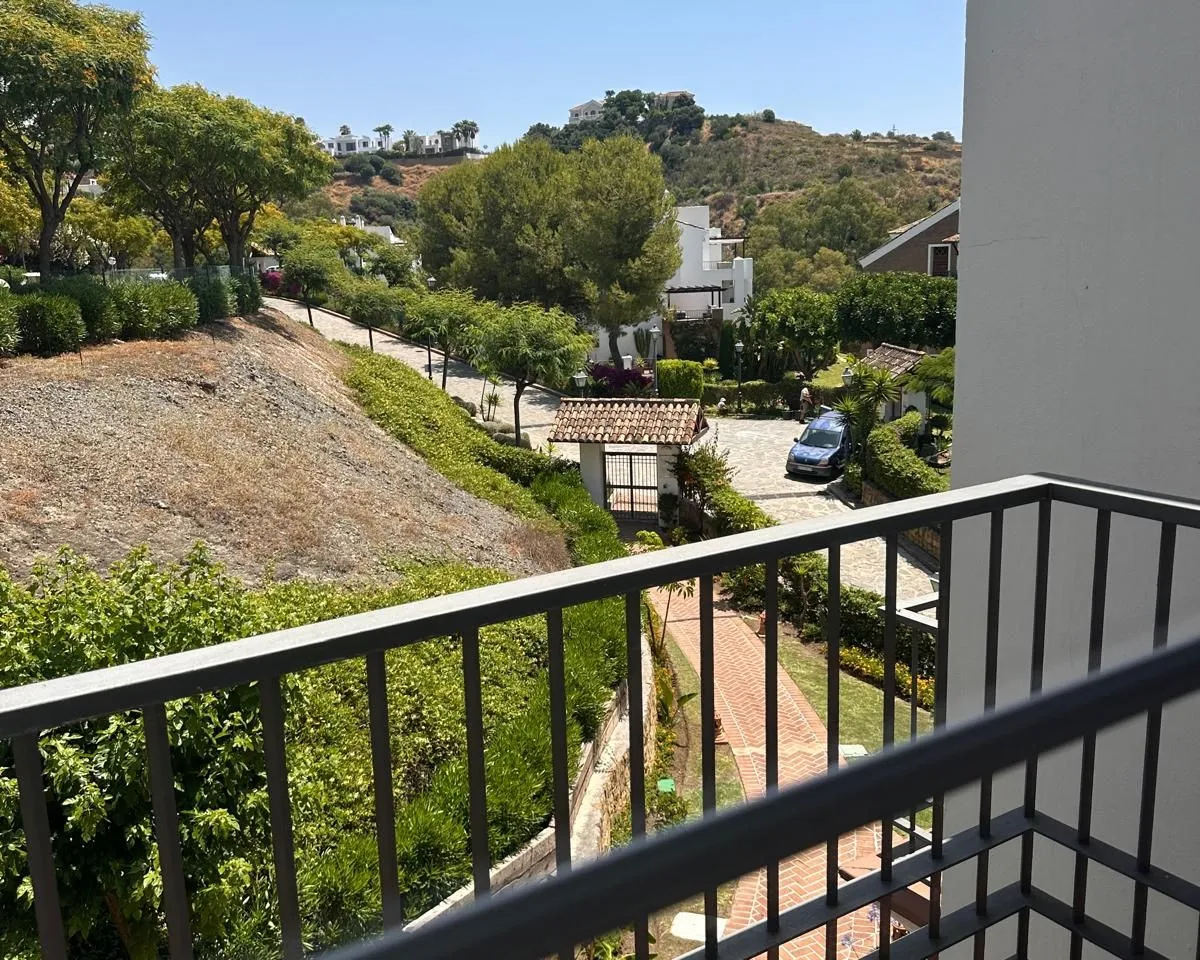 8ea747c7-1e86-4a4a-9259-459d6d614f41