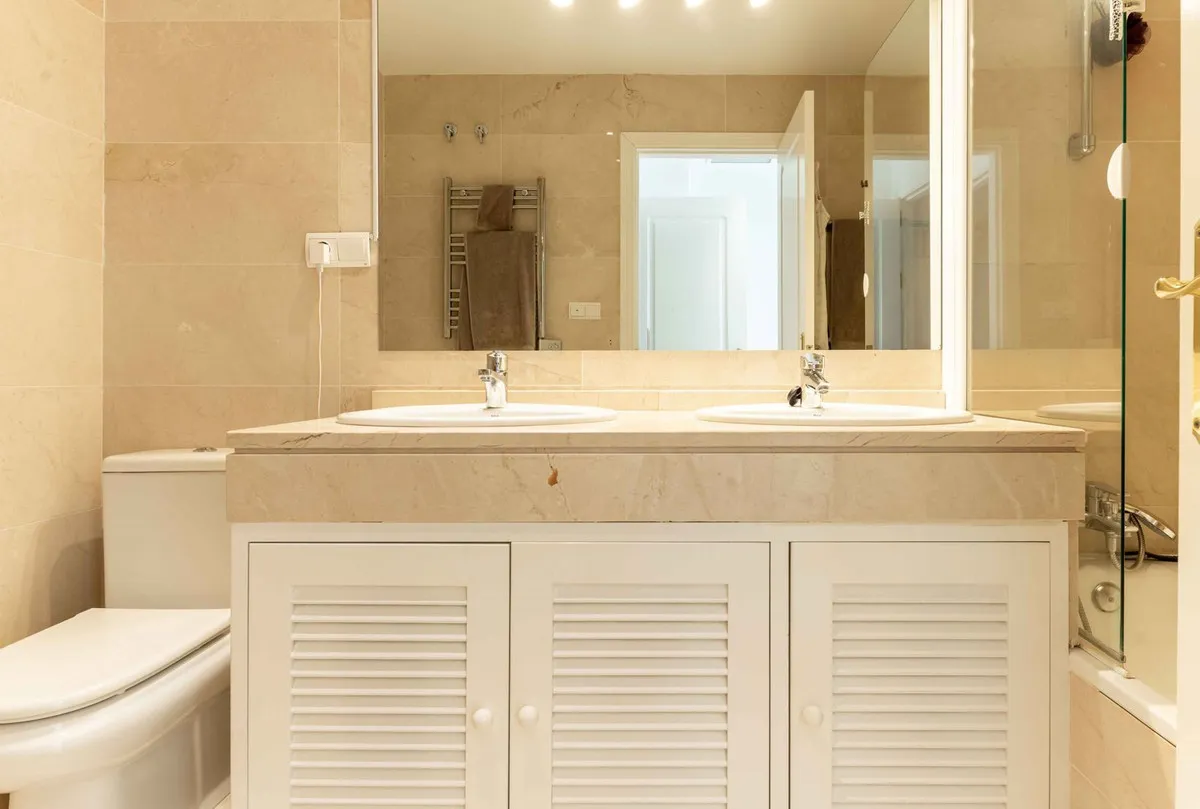 c646c0b7-be44-4f98-965b-f8ad1feb6832