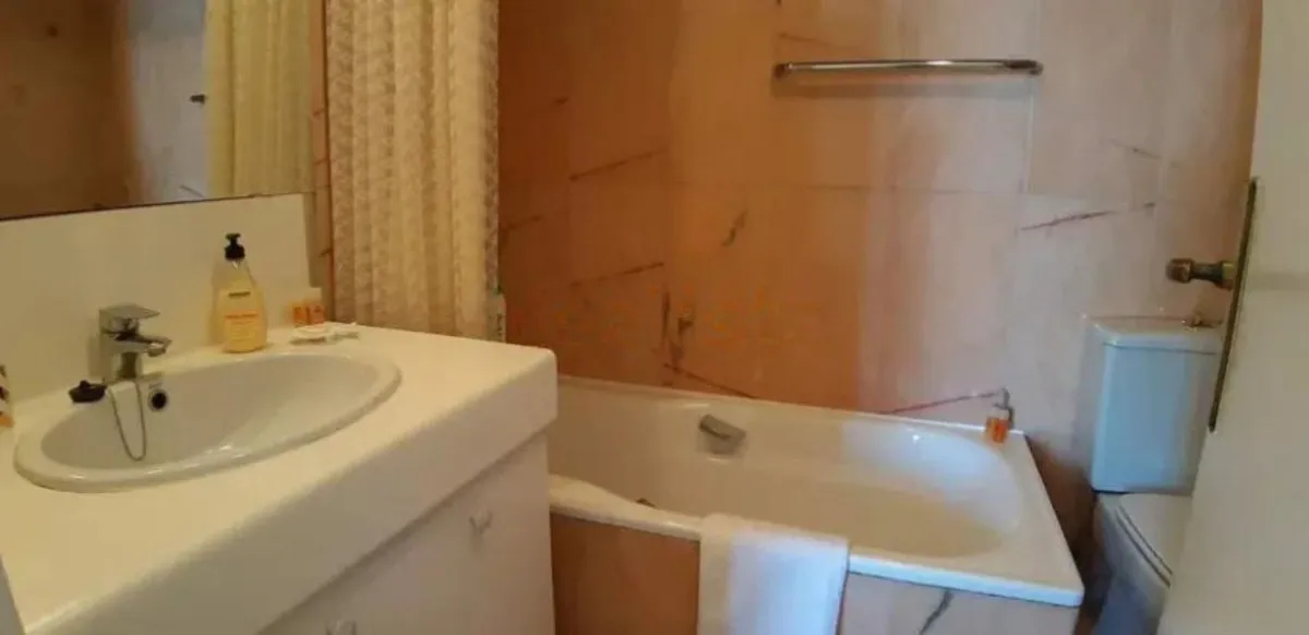 3a163566-1eaa-461c-9e95-1156db4db49a