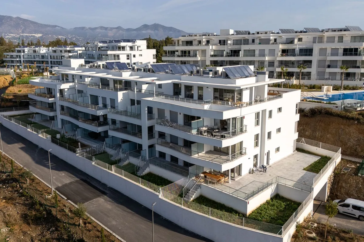 9acb7a28-1349-459b-99be-41e5e7c2dc5d