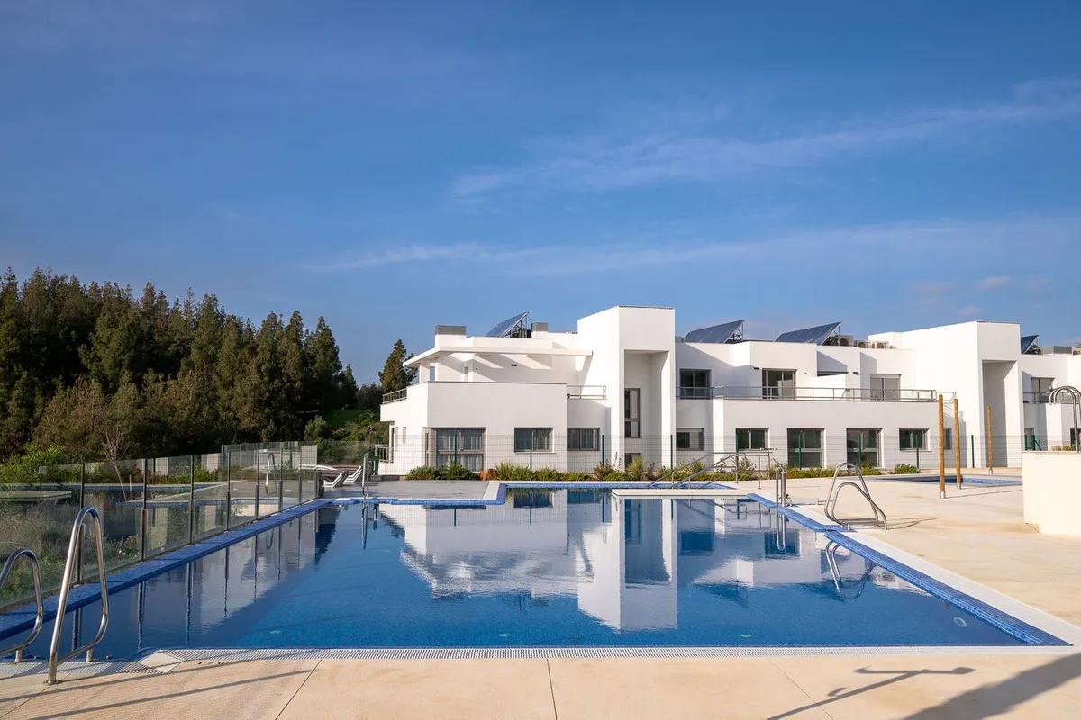 d99754a5-2a73-41d7-8032-2d860463c3cb