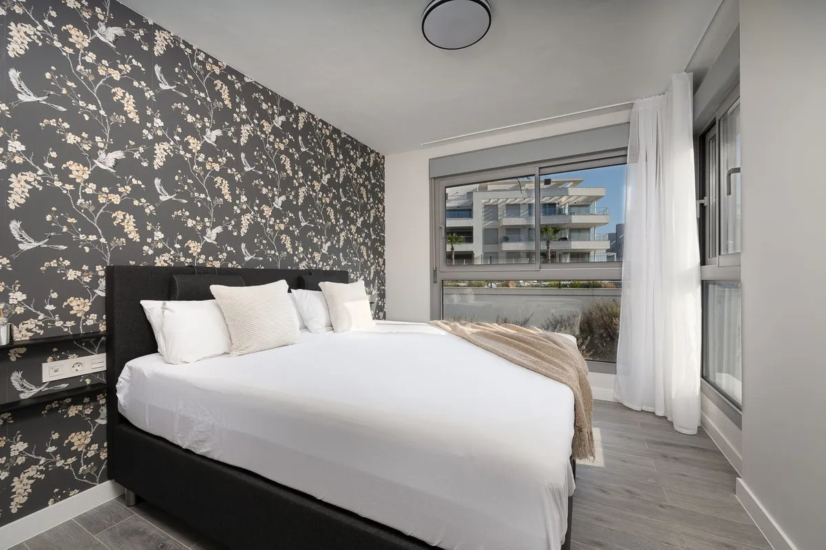 f028f6a7-b2fe-47d9-997a-b07d61e1a530