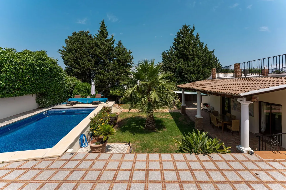 5b064046-8e07-49a7-b2af-2a512a284d02