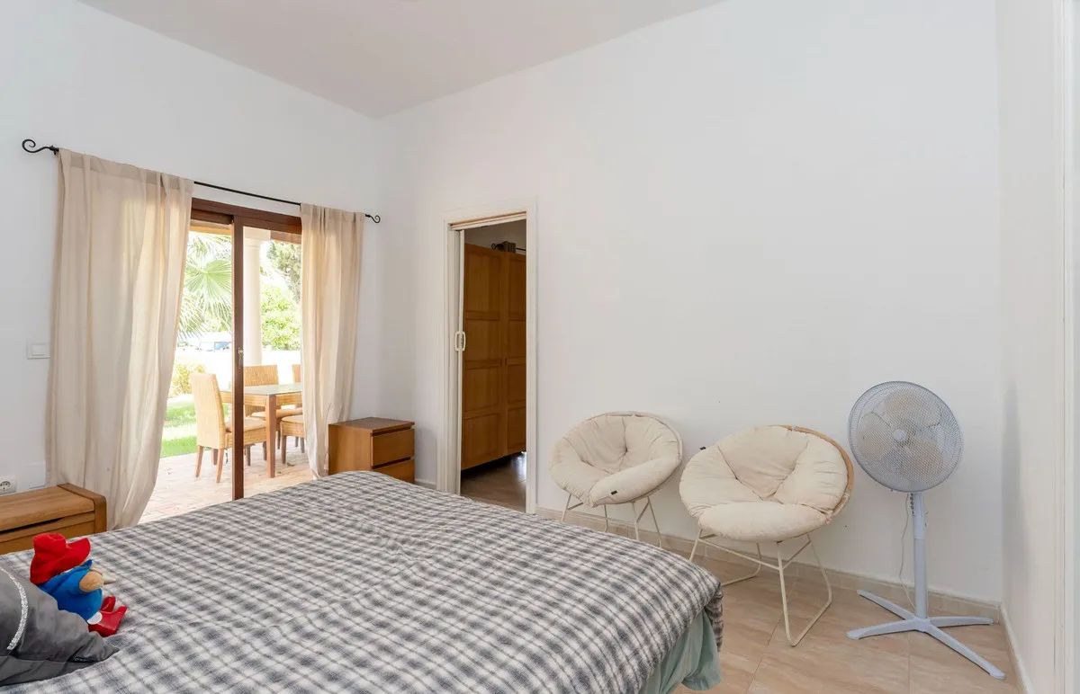 a8e9dfe0-f449-4da0-a5ac-80a2cffcc301