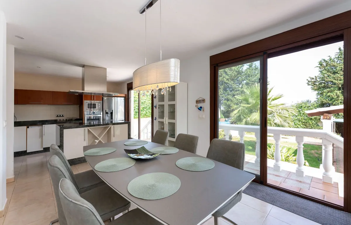 a95b1285-f174-4877-938e-eacd7980b801