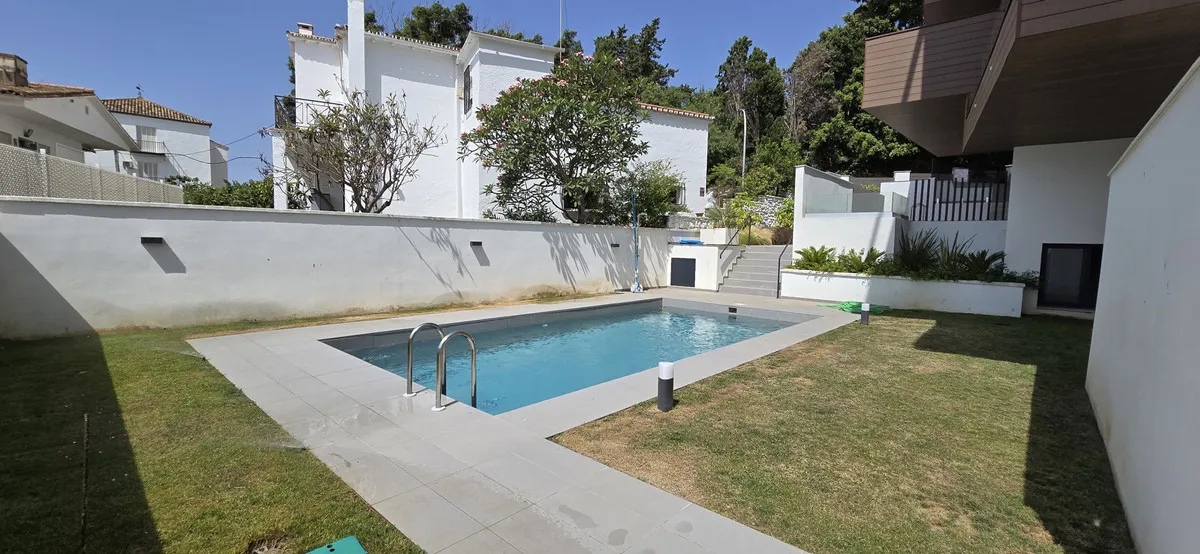 ade46992-d5dd-4729-89b3-04f4e15c5f96