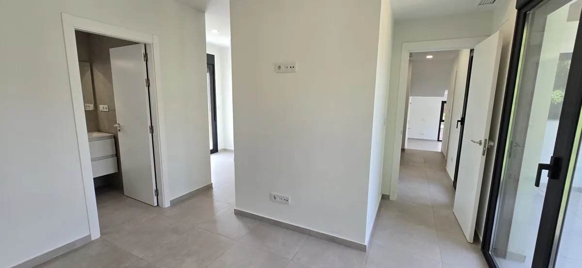 c922231e-a7e4-4a5c-9d86-fcf895e3e66b