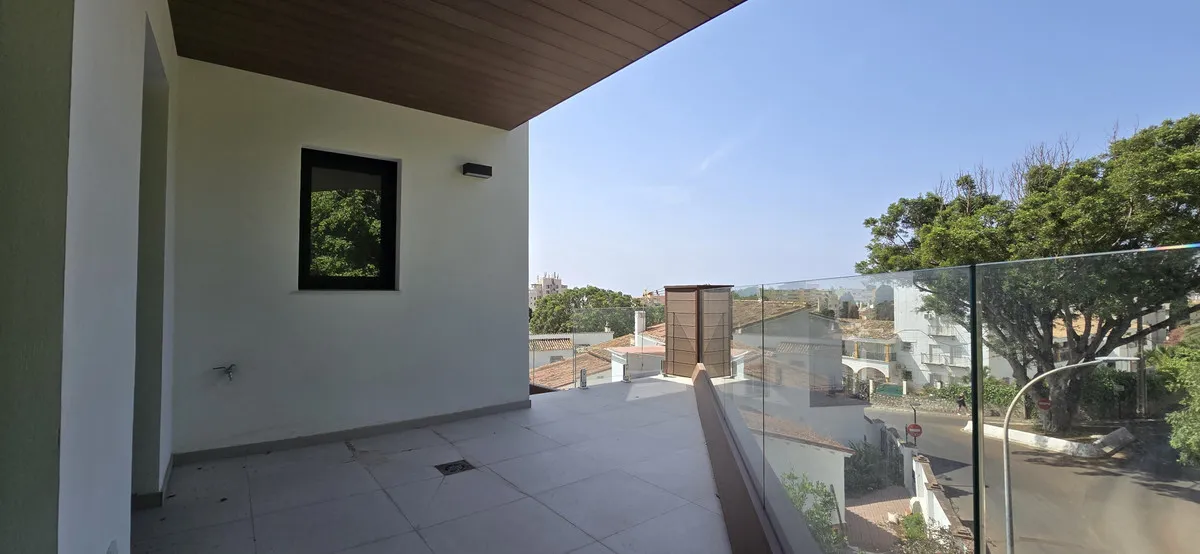 e142d362-d42b-44f4-ac45-83676f3da364