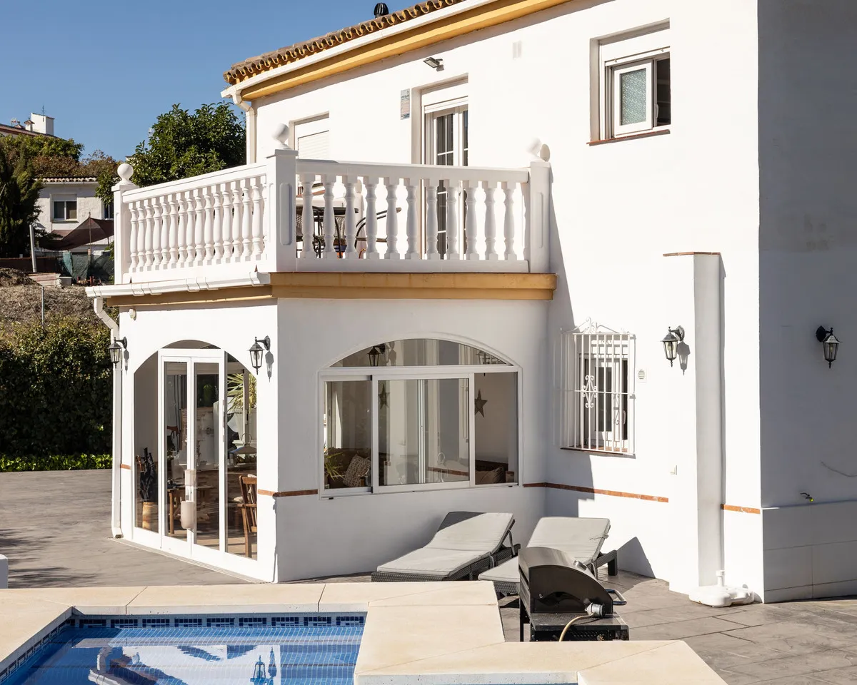 c8b39476-aec3-4407-811b-35be6753f49b