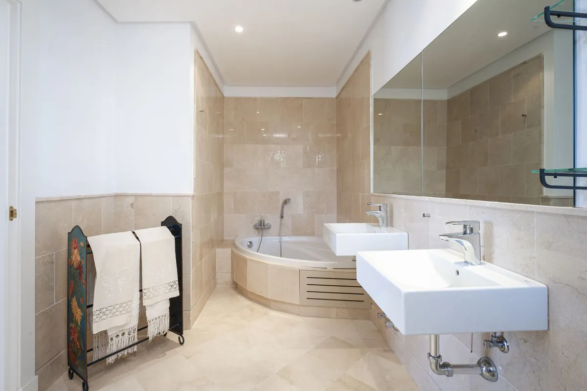 231c39b6-7e59-4210-bfd8-ef34f4f9f525