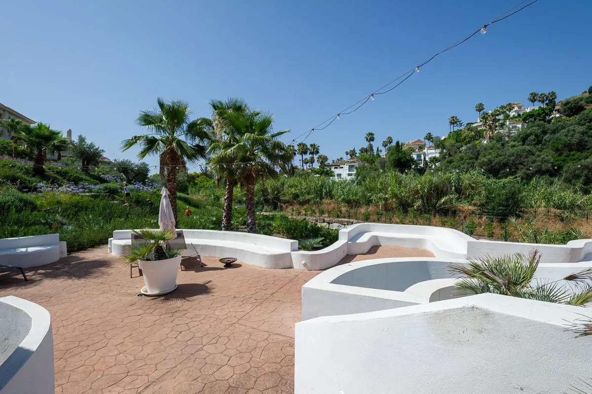 ef042482-24b1-4ebd-ae74-0d8ede3cbd77