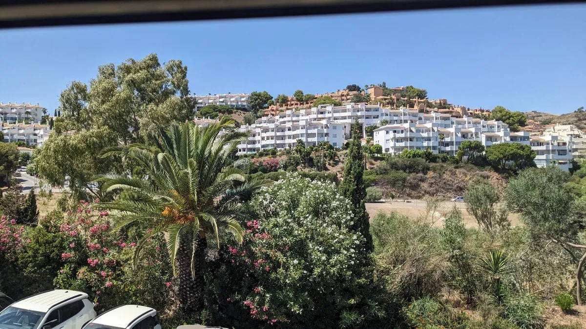 8247a622-8df2-47b1-9a25-fef9562d0ef1