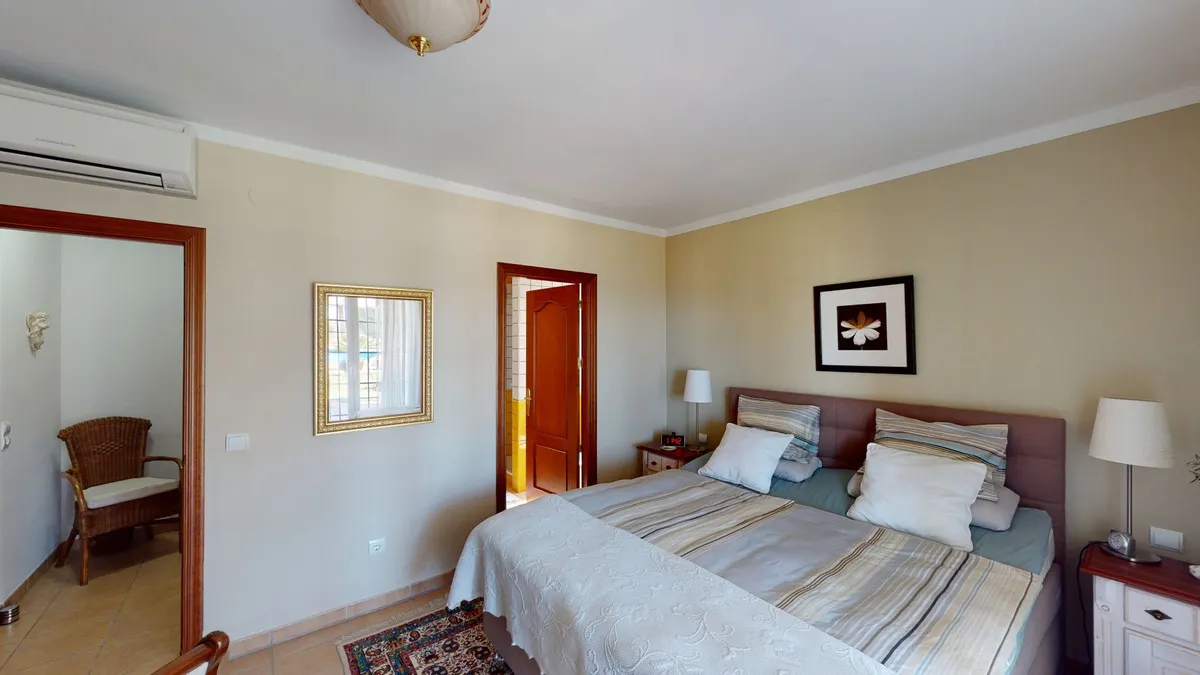 2da980f8-7a39-47a9-beb6-98042175114e