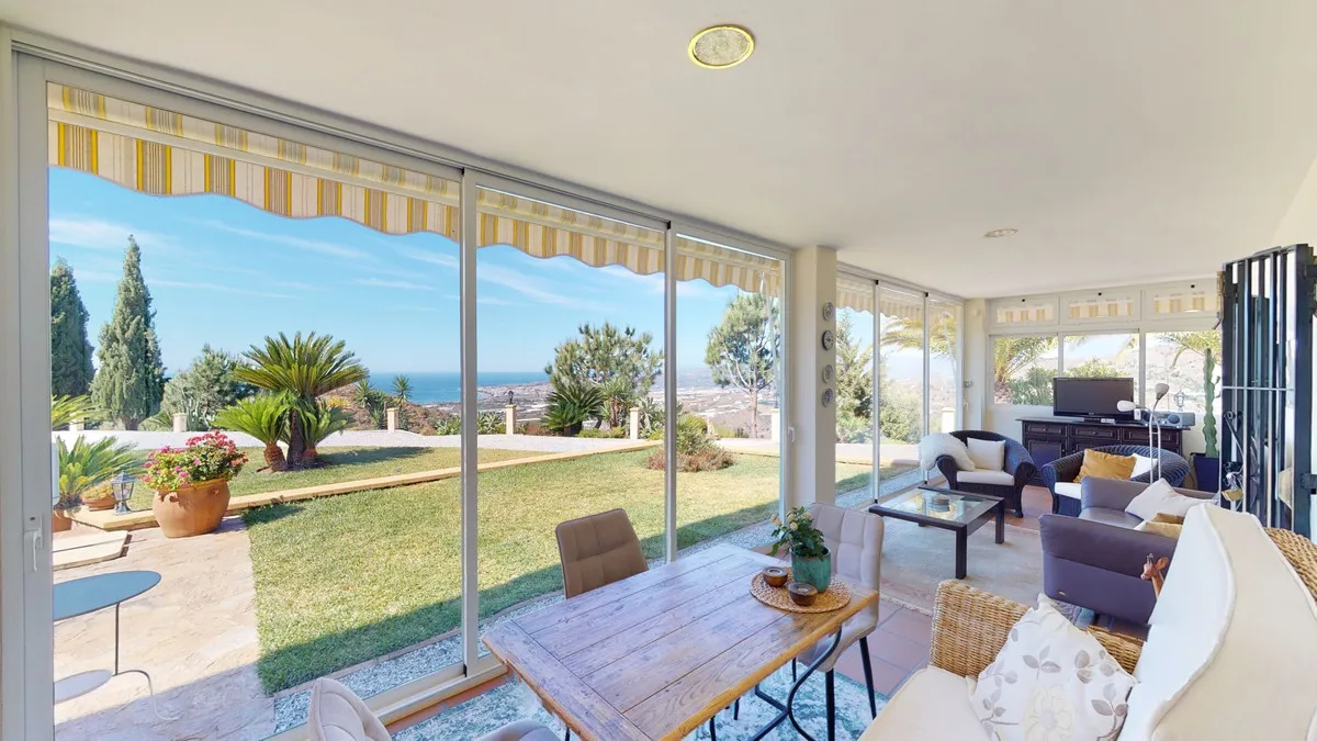 7b4b82dc-1d52-419b-8de9-6b103ea25e6b